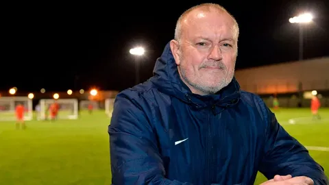 Read the full article - Farsley appoint Neil Redfearn as new manager